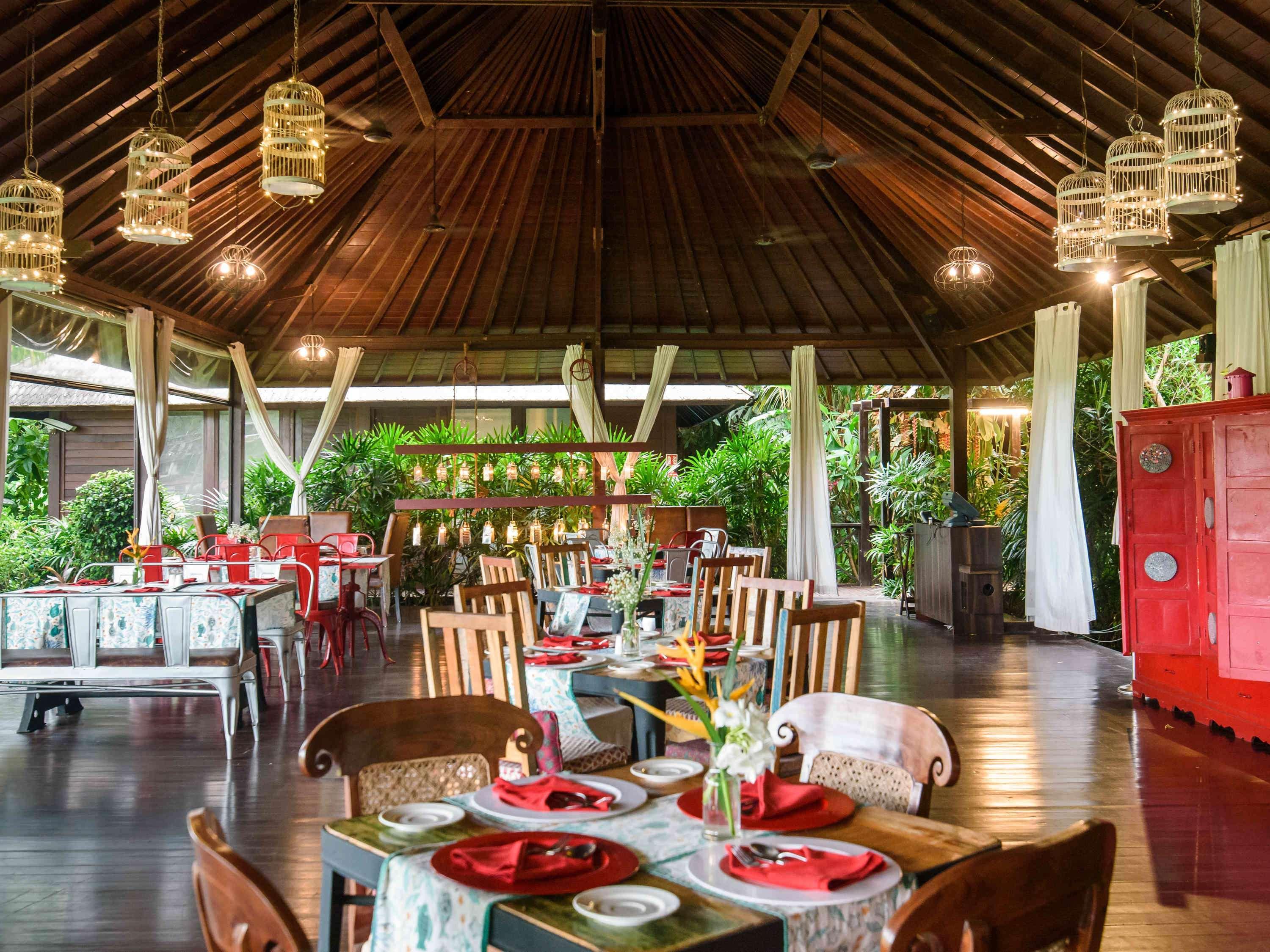 ノボテル ゴア リゾート&スパ アン アコーホテルズ ブランド カンドリム エクステリア 写真 The restaurant at the resort