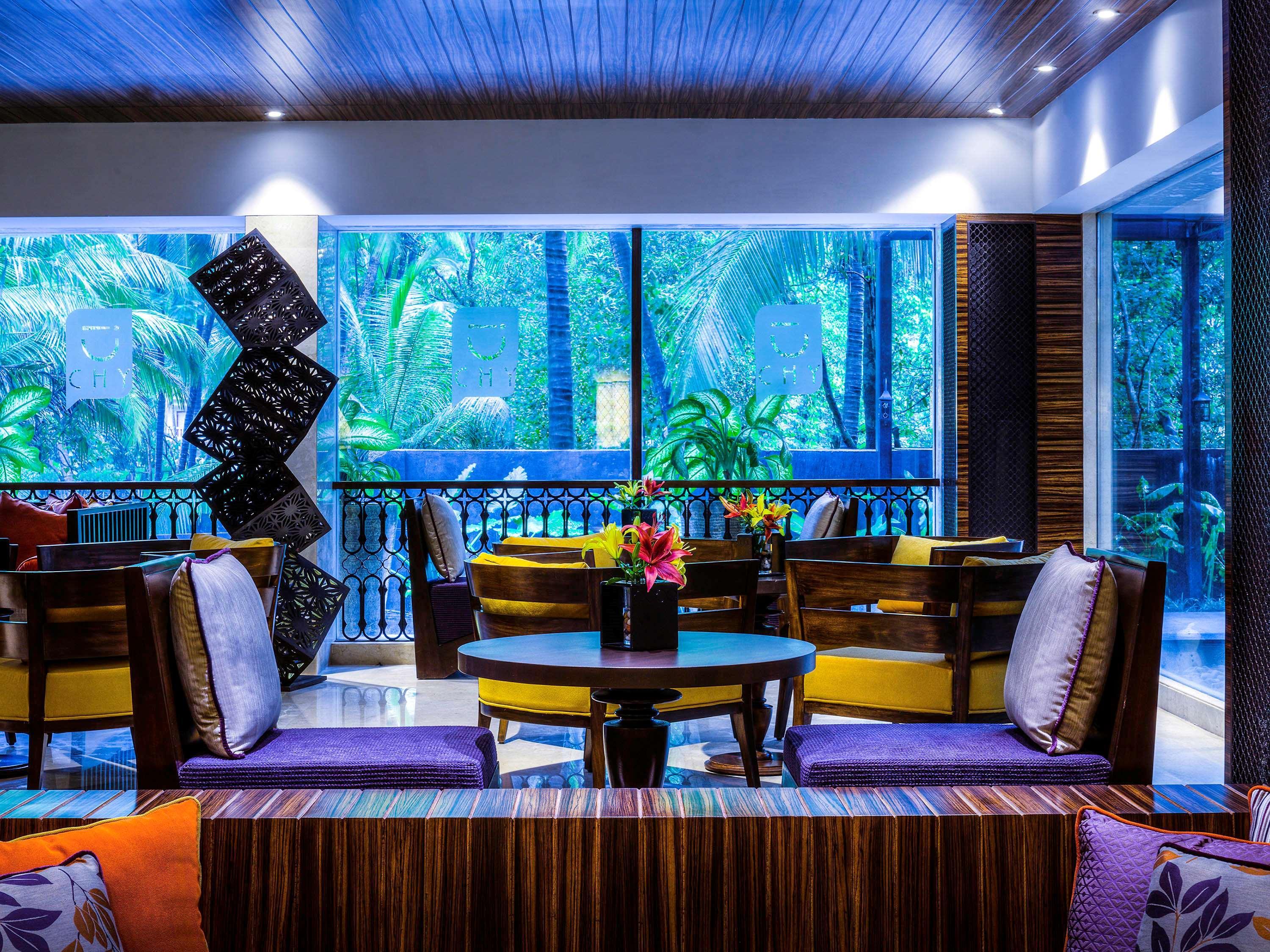 ノボテル ゴア リゾート&スパ アン アコーホテルズ ブランド カンドリム エクステリア 写真 The lobby of the W Bali